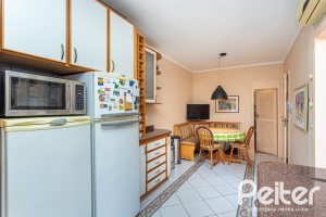 Casa em Condomínio à venda com 176m², 4 dormitórios, 2 suítes, 3 vagas, no bairro Ipanema em Porto Alegre