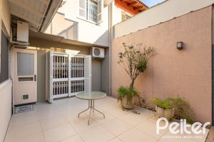 Casa em Condomínio à venda com 176m², 4 dormitórios, 2 suítes, 3 vagas, no bairro Ipanema em Porto Alegre