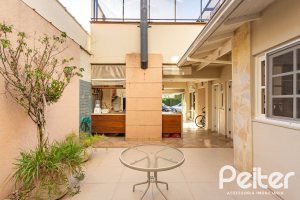 Casa em Condomínio à venda com 176m², 4 dormitórios, 2 suítes, 3 vagas, no bairro Ipanema em Porto Alegre