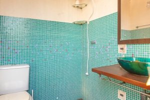 Casa em Condomínio à venda com 176m², 4 dormitórios, 2 suítes, 3 vagas, no bairro Ipanema em Porto Alegre