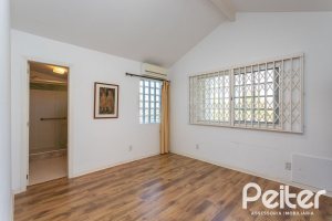 Casa em Condomínio à venda com 176m², 4 dormitórios, 2 suítes, 3 vagas, no bairro Ipanema em Porto Alegre