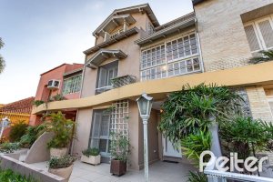 Casa em Condomínio à venda com 176m², 4 dormitórios, 2 suítes, 3 vagas, no bairro Ipanema em Porto Alegre