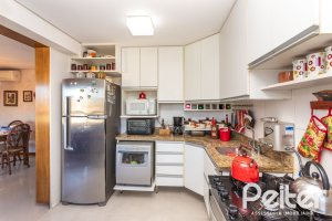 Apartamento à venda com 90m², 3 dormitórios, 1 suíte, 2 vagas, no bairro Tristeza em PORTO ALEGRE