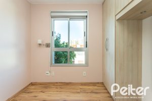 Apartamento à venda com 90m², 3 dormitórios, 1 suíte, 2 vagas, no bairro Tristeza em PORTO ALEGRE