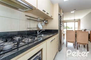 Apartamento à venda com 74m², 2 dormitórios, 1 suíte, 1 vaga, no bairro Santana em Porto Alegre