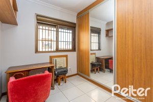 Apartamento à venda com 74m², 2 dormitórios, 1 suíte, 1 vaga, no bairro Santana em Porto Alegre