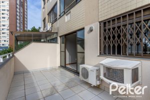 Apartamento à venda com 74m², 2 dormitórios, 1 suíte, 1 vaga, no bairro Santana em Porto Alegre