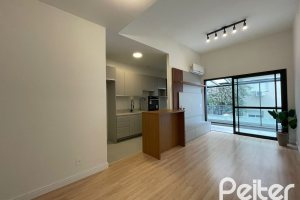Apartamento à venda com 61m², 1 dormitório, 1 suíte, 1 vaga, no bairro Tristeza em Porto Alegre