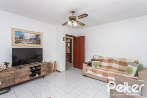 Casa à venda com 180m², 3 dormitórios, 1 suíte, 2 vagas, no bairro Tristeza em Porto Alegre