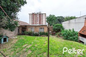 Casa à venda com 180m², 3 dormitórios, 1 suíte, 2 vagas, no bairro Tristeza em Porto Alegre