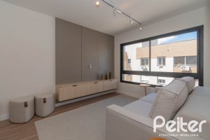 Apartamento à venda com 65m², 2 dormitórios, 1 suíte, 2 vagas, no bairro Tristeza em Porto Alegre