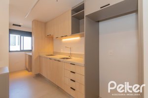 Apartamento à venda com 65m², 2 dormitórios, 1 suíte, 2 vagas, no bairro Tristeza em Porto Alegre
