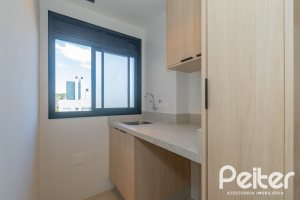 Apartamento à venda com 65m², 2 dormitórios, 1 suíte, 2 vagas, no bairro Tristeza em Porto Alegre