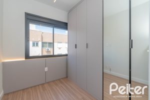 Apartamento à venda com 65m², 2 dormitórios, 1 suíte, 2 vagas, no bairro Tristeza em Porto Alegre