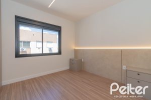 Apartamento à venda com 65m², 2 dormitórios, 1 suíte, 2 vagas, no bairro Tristeza em Porto Alegre