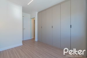 Apartamento à venda com 65m², 2 dormitórios, 1 suíte, 2 vagas, no bairro Tristeza em Porto Alegre