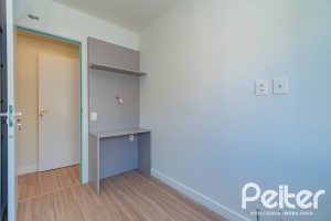 Apartamento à venda com 65m², 2 dormitórios, 1 suíte, 2 vagas, no bairro Tristeza em Porto Alegre