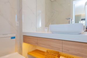 Apartamento à venda com 114m², 3 dormitórios, 3 suítes, 2 vagas, no bairro Tristeza em Porto Alegre