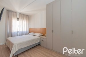 Apartamento à venda com 45m², 1 dormitório, 1 suíte, 1 vaga, no bairro Tristeza em Porto Alegre