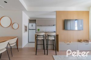 Apartamento à venda com 45m², 1 dormitório, 1 suíte, 1 vaga, no bairro Tristeza em Porto Alegre