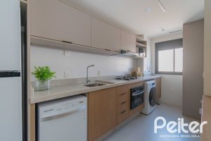 Apartamento à venda com 45m², 1 dormitório, 1 suíte, 1 vaga, no bairro Tristeza em Porto Alegre