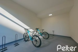 Apartamento à venda com 45m², 1 dormitório, 1 suíte, 1 vaga, no bairro Tristeza em Porto Alegre