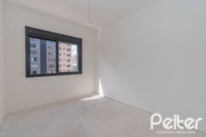 Apartamento à venda com 92m², 3 dormitórios, 1 suíte, 2 vagas, no bairro Tristeza em Porto Alegre