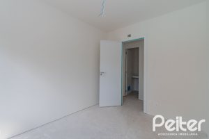 Apartamento à venda com 92m², 3 dormitórios, 1 suíte, 2 vagas, no bairro Tristeza em Porto Alegre