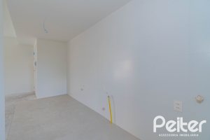 Apartamento à venda com 92m², 3 dormitórios, 1 suíte, 2 vagas, no bairro Tristeza em Porto Alegre