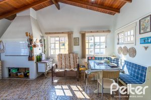 Casa em Condomínio à venda com 181m², 3 dormitórios, 1 suíte, 2 vagas, no bairro Ipanema em Porto Alegre