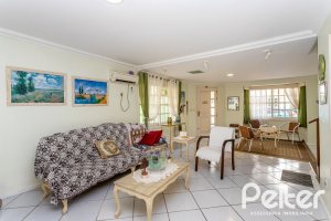 Casa em Condomínio à venda com 181m², 3 dormitórios, 1 suíte, 2 vagas, no bairro Ipanema em Porto Alegre