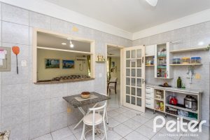 Casa em Condomínio à venda com 181m², 3 dormitórios, 1 suíte, 2 vagas, no bairro Ipanema em Porto Alegre