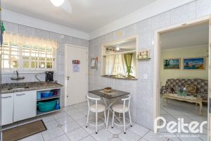 Casa em Condomínio à venda com 181m², 3 dormitórios, 1 suíte, 2 vagas, no bairro Ipanema em Porto Alegre