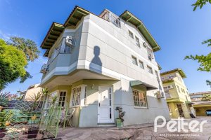 Casa em Condomínio à venda com 226m², 3 dormitórios, 1 suíte, 2 vagas, no bairro Ipanema em Porto Alegre