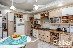 Casa em Condomínio à venda com 226m², 3 dormitórios, 1 suíte, 2 vagas, no bairro Ipanema em Porto Alegre