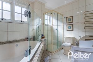 Casa em Condomínio à venda com 226m², 3 dormitórios, 1 suíte, 2 vagas, no bairro Ipanema em Porto Alegre