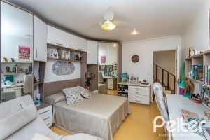 Casa em Condomínio à venda com 226m², 3 dormitórios, 1 suíte, 2 vagas, no bairro Ipanema em Porto Alegre