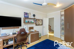 Casa em Condomínio à venda com 226m², 3 dormitórios, 1 suíte, 2 vagas, no bairro Ipanema em Porto Alegre