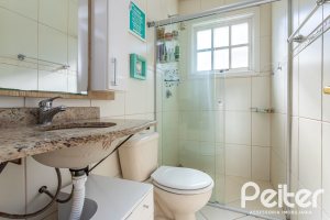 Casa em Condomínio à venda com 226m², 3 dormitórios, 1 suíte, 2 vagas, no bairro Ipanema em Porto Alegre