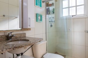 Casa em Condomínio à venda com 226m², 3 dormitórios, 1 suíte, 2 vagas, no bairro Ipanema em Porto Alegre