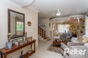 Casa em Condomínio à venda com 226m², 3 dormitórios, 1 suíte, 2 vagas, no bairro Ipanema em Porto Alegre