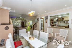 Casa em Condomínio à venda com 226m², 3 dormitórios, 1 suíte, 2 vagas, no bairro Ipanema em Porto Alegre