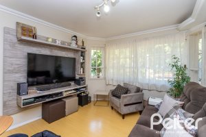 Casa em Condomínio à venda com 226m², 3 dormitórios, 1 suíte, 2 vagas, no bairro Ipanema em Porto Alegre