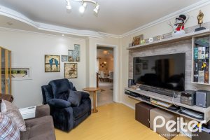 Casa em Condomínio à venda com 226m², 3 dormitórios, 1 suíte, 2 vagas, no bairro Ipanema em Porto Alegre