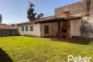 Casa à venda com 230m², 3 dormitórios, 1 suíte, 3 vagas, no bairro Tristeza em Porto Alegre