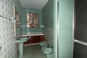 Casa à venda com 230m², 3 dormitórios, 1 suíte, 3 vagas, no bairro Tristeza em Porto Alegre