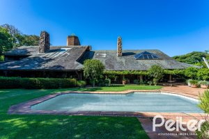 Casa em Condomínio à venda com 789m², 5 dormitórios, 3 suítes, 5 vagas, no bairro Cavalhada em PORTO ALEGRE