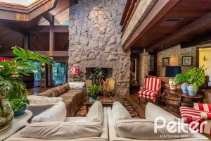 Casa em Condomínio à venda com 789m², 5 dormitórios, 3 suítes, 5 vagas, no bairro Cavalhada em PORTO ALEGRE