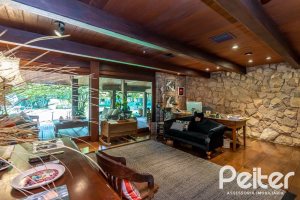 Casa em Condomínio à venda com 789m², 5 dormitórios, 3 suítes, 5 vagas, no bairro Cavalhada em PORTO ALEGRE