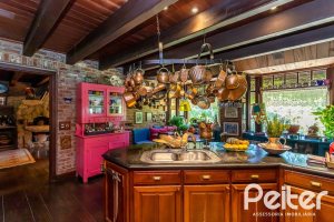 Casa em Condomínio à venda com 789m², 5 dormitórios, 3 suítes, 5 vagas, no bairro Cavalhada em PORTO ALEGRE